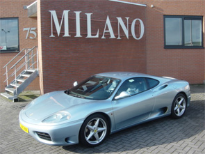 Een bijzondere Ferrari 360 Modena. Azuro met blauw leer.