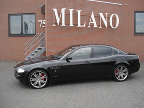 Prachtige Maserati Quattroporte met een schitterende combinatie van zwart metallic kleur met lederen interieur